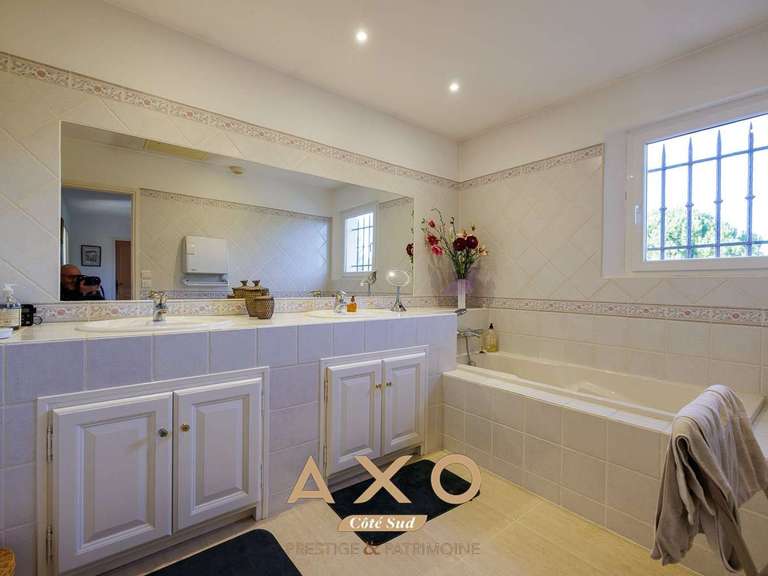 House Saint-Cannat - 4 bedrooms