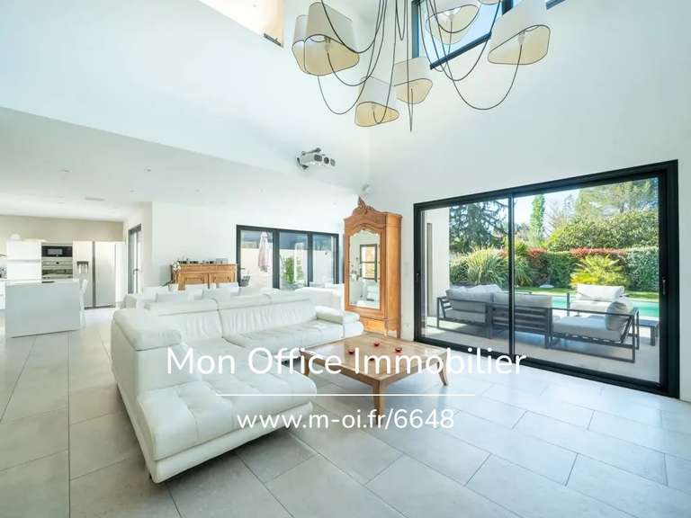 Maison Saint-Cannat - 3 chambres - 168m²