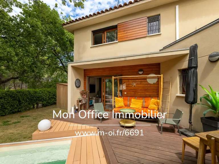 Maison Saint-Cannat - 3 chambres - 102m²