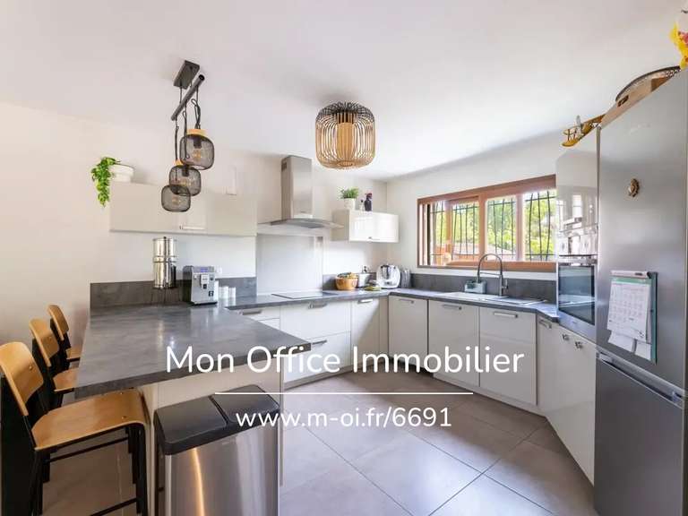 Maison Saint-Cannat - 3 chambres - 102m²