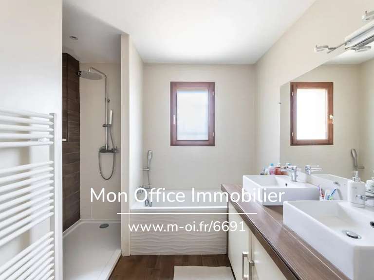 Maison Saint-Cannat - 3 chambres - 102m²
