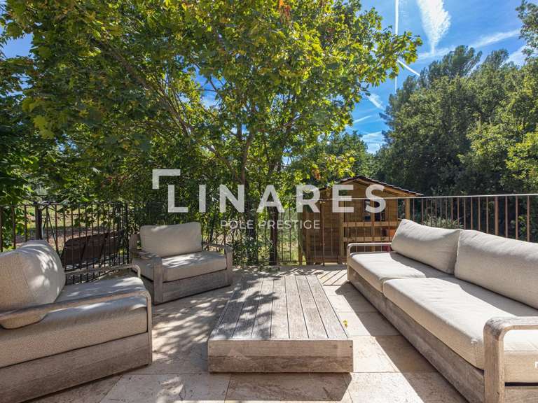 Maison Saint-Cannat - 5 chambres - 220m²