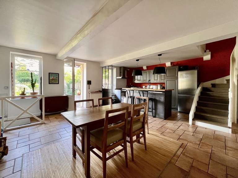 Maison Saint-Caprais-de-Bordeaux - 3 chambres - 150m²