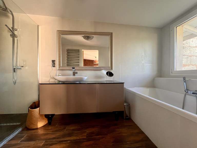 Maison Saint-Caprais-de-Bordeaux - 3 chambres - 150m²