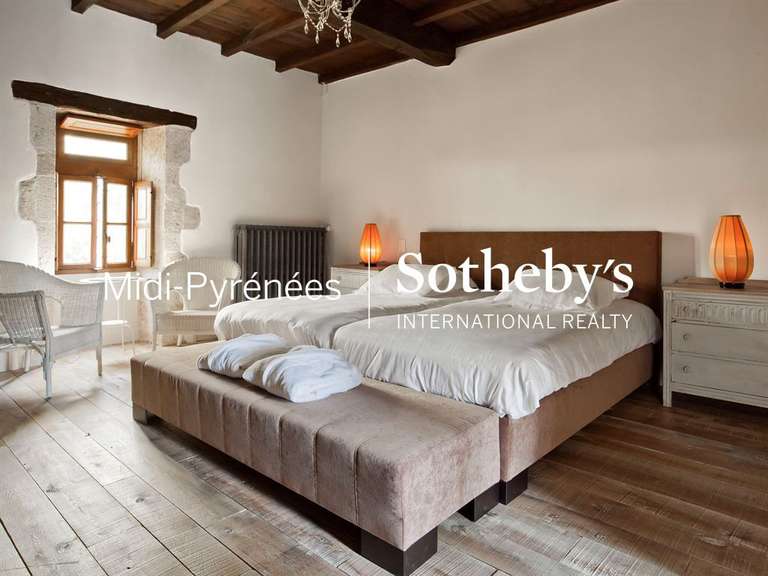 Castle Saint-Caprais-de-Lerm - 8 bedrooms - 1000m²