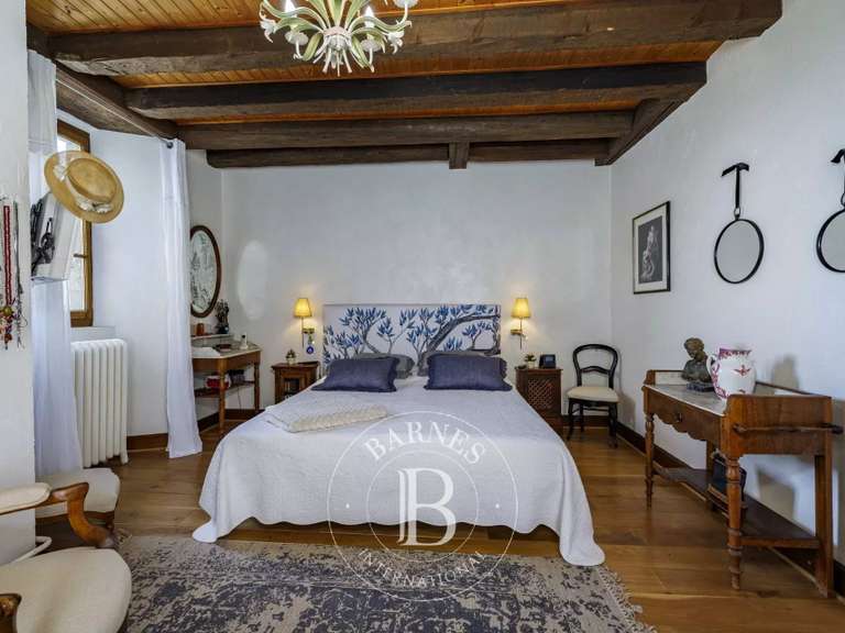 Château Saint-Cergues - 3 chambres - 472m²