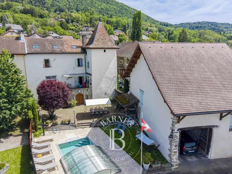Château Saint-Cergues - 3 chambres - 472m²