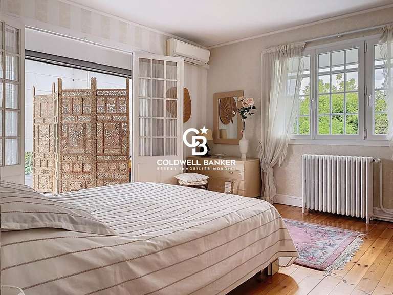 Maison Saint-Césaire - 5 chambres - 420m²