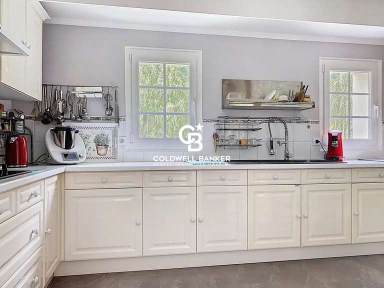Maison Saint-Césaire - 5 chambres - 420m²