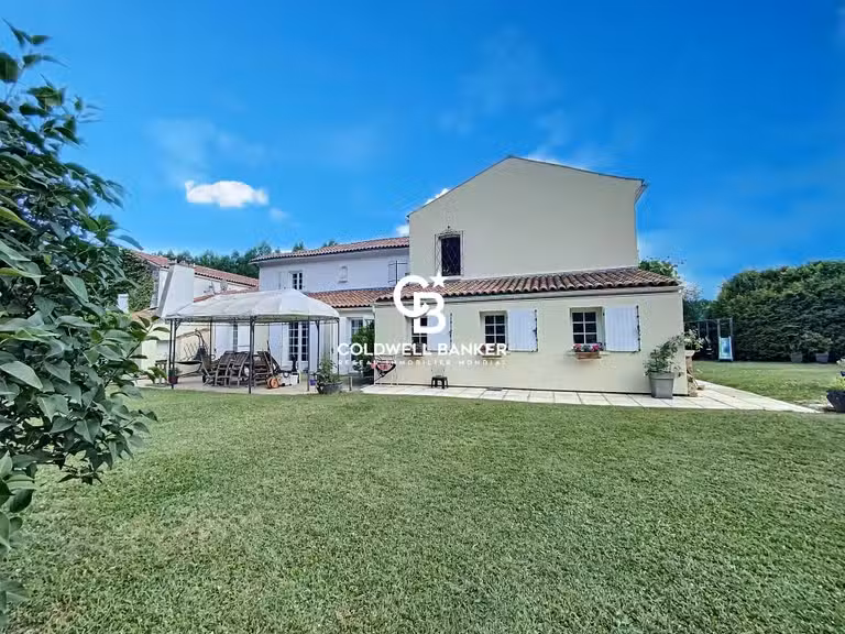 Maison Saint-Césaire - 5 chambres - 420m²