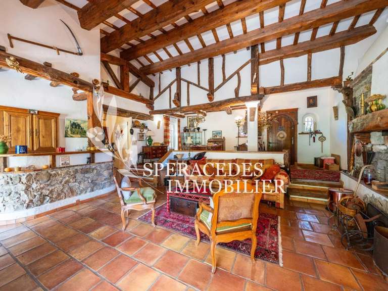 Maison Saint-Cézaire-sur-Siagne - 3 chambres - 177m²