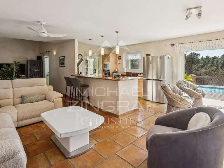 Maison Saint-Cézaire-sur-Siagne - 4 chambres - 167m²