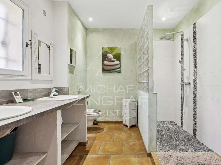 Maison Saint-Cézaire-sur-Siagne - 4 chambres - 167m²