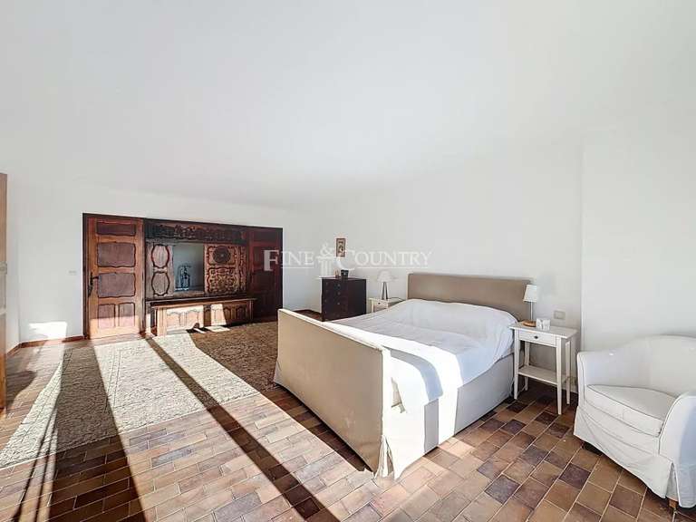 Maison Saint-Cézaire-sur-Siagne - 10 chambres - 536m²