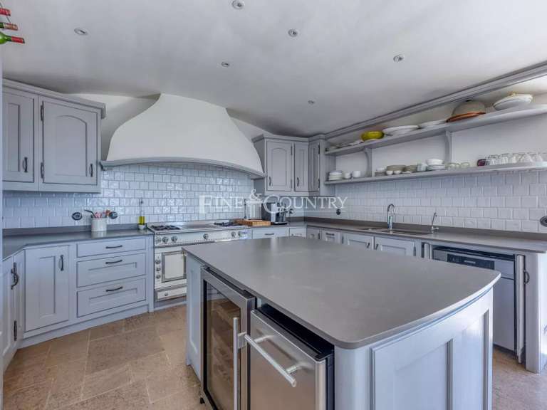 Villa Saint-Cézaire-sur-Siagne - 7 chambres - 327m²