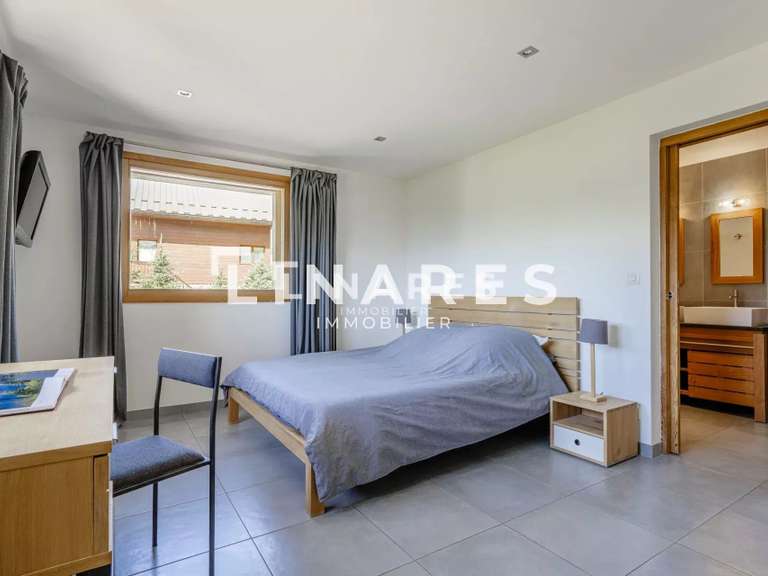 Maison Saint-Chaffrey - 4 chambres - 220m²