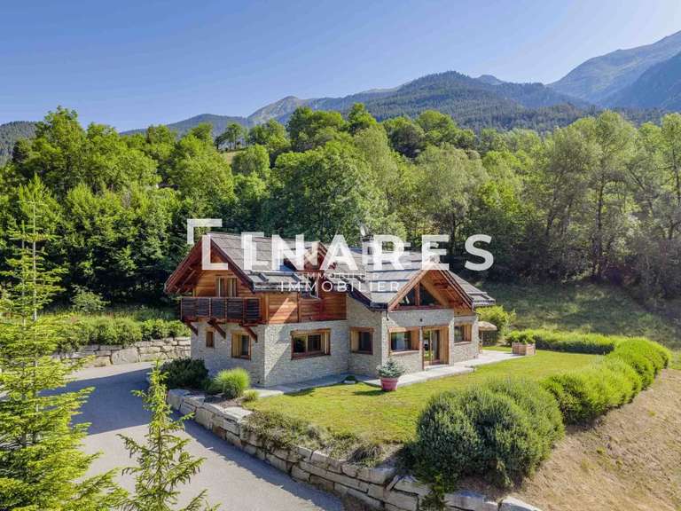 Maison Saint-Chaffrey - 4 chambres - 220m²
