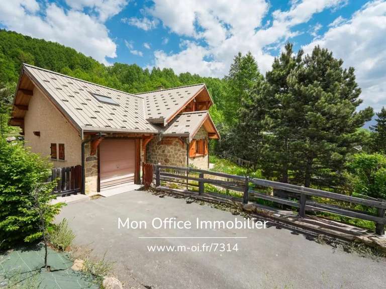 Maison Saint-Chaffrey - 4 chambres - 183m²