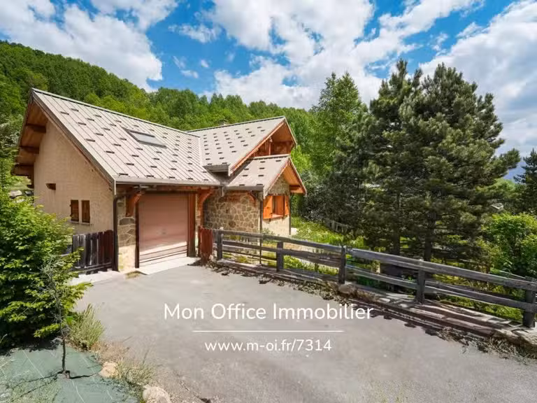 Maison Saint-Chaffrey - 4 chambres - 183m²
