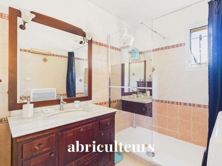 Maison Saint-Chamas - 5 chambres - 124m²