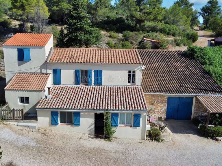 Propriété Saint-Chinian - 1280m²