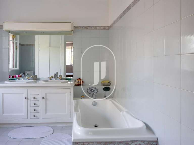 Villa Saint-Christol-lès-Alès - 4 chambres - 160m²