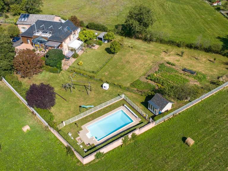 Property Saint-Christophe-Vallon - 9 bedrooms - 330m²