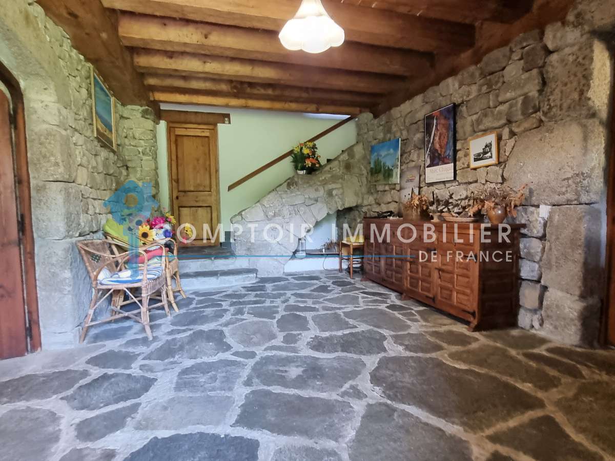 Maison Saint-Cirgues-en-Montagne