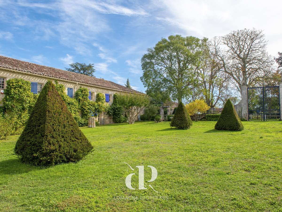 House Saint-Clar