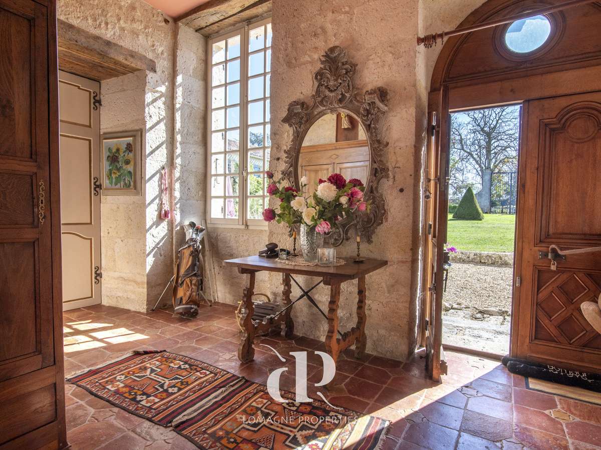 House Saint-Clar