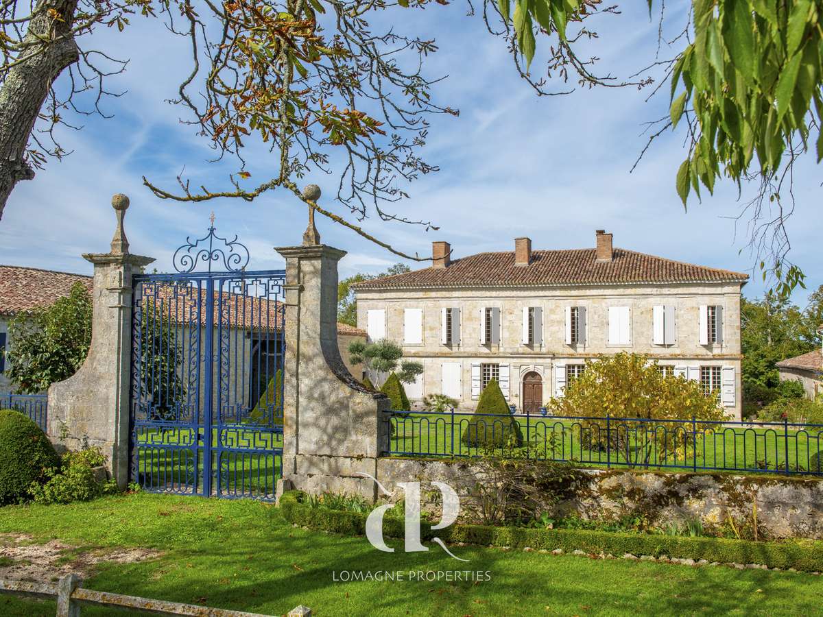 House Saint-Clar