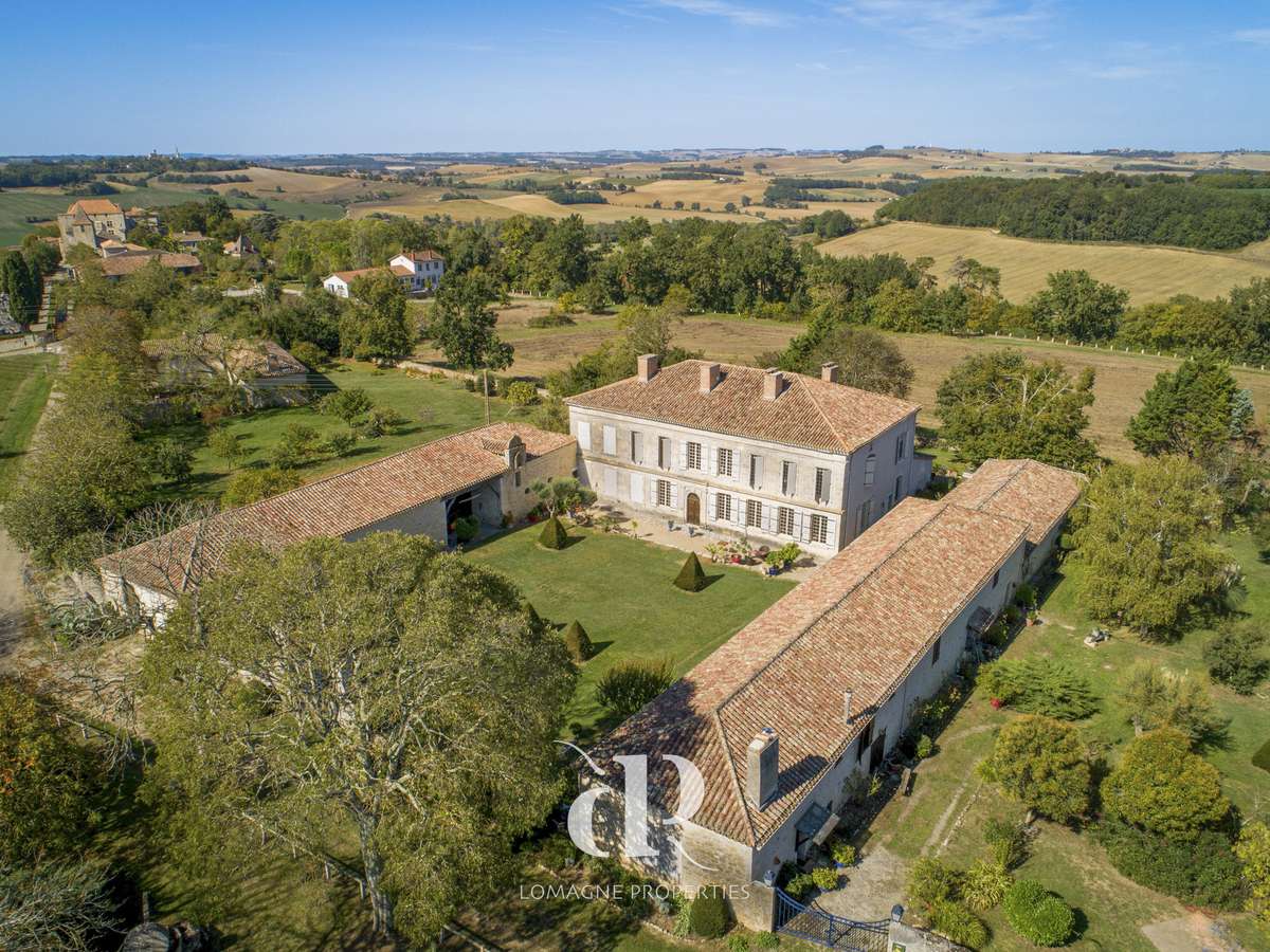 House Saint-Clar