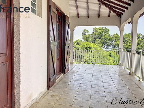 Vente Maison Saint-Claude - 4 chambres
