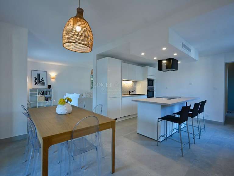 Maison Saint-Clément-de-Rivière - 6 chambres - 195m²