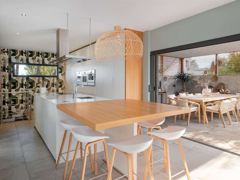 House Saint-Clément-de-Rivière