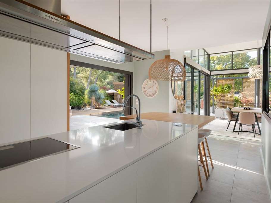 House Saint-Clément-de-Rivière