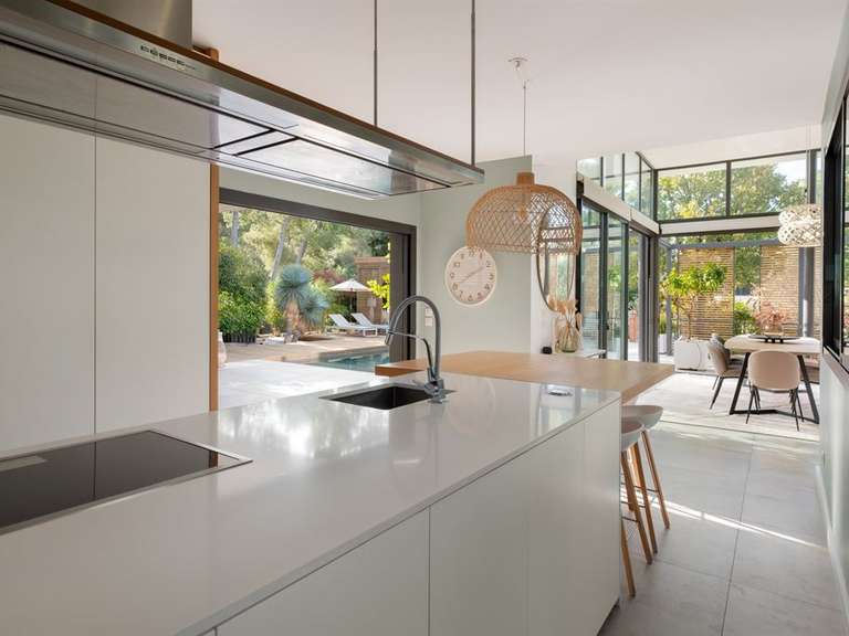 Maison Saint-Clément-de-Rivière - 5 chambres - 365m²