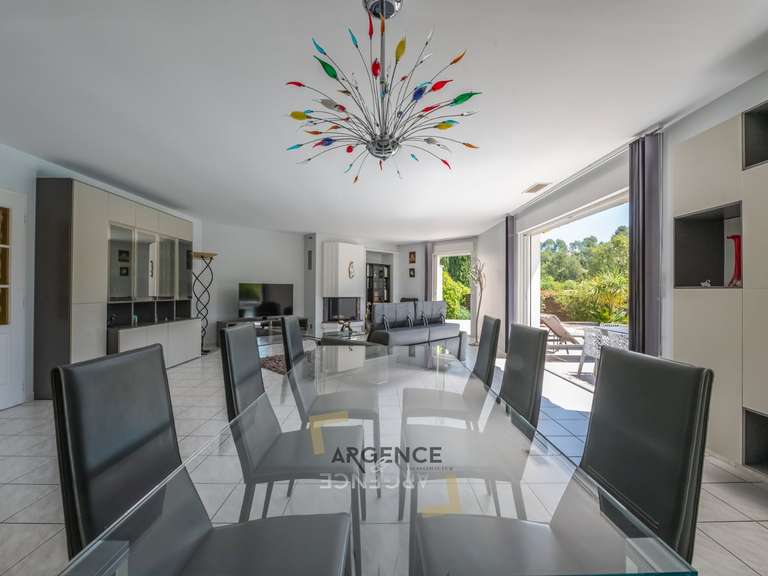 Maison Saint-Clément-de-Rivière - 5 chambres - 240m²