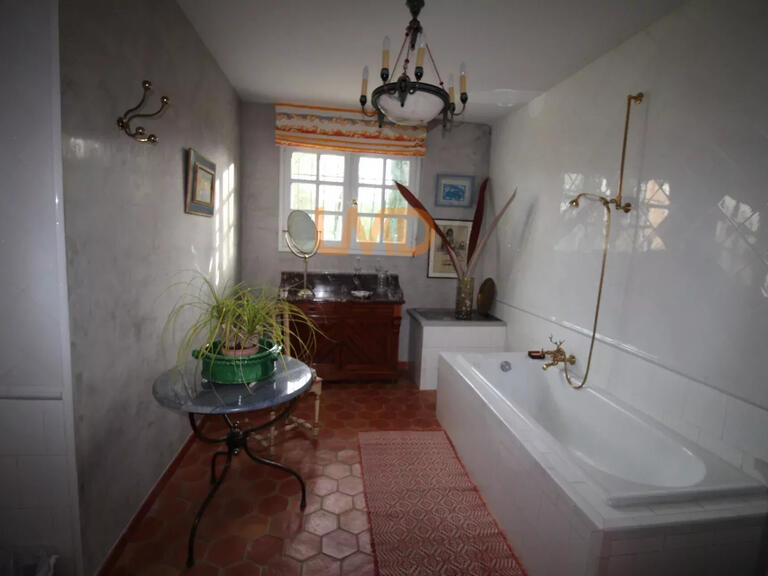 Villa Saint-Clément-de-Rivière - 3 chambres - 280m²