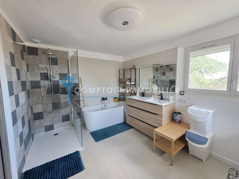 Villa Saint-Clément-de-Rivière - 3 chambres - 220m²