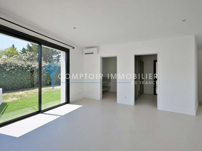 Villa Saint-Clément-de-Rivière - 5 chambres - 297m²