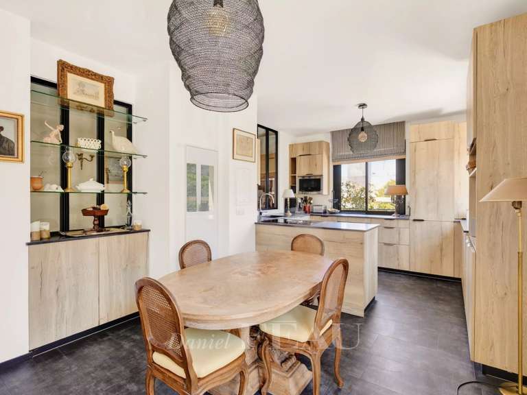 Appartement Saint-Cloud - 2 chambres - 99m²