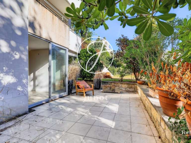 Appartement Saint-Cloud - 2 chambres - 106m²