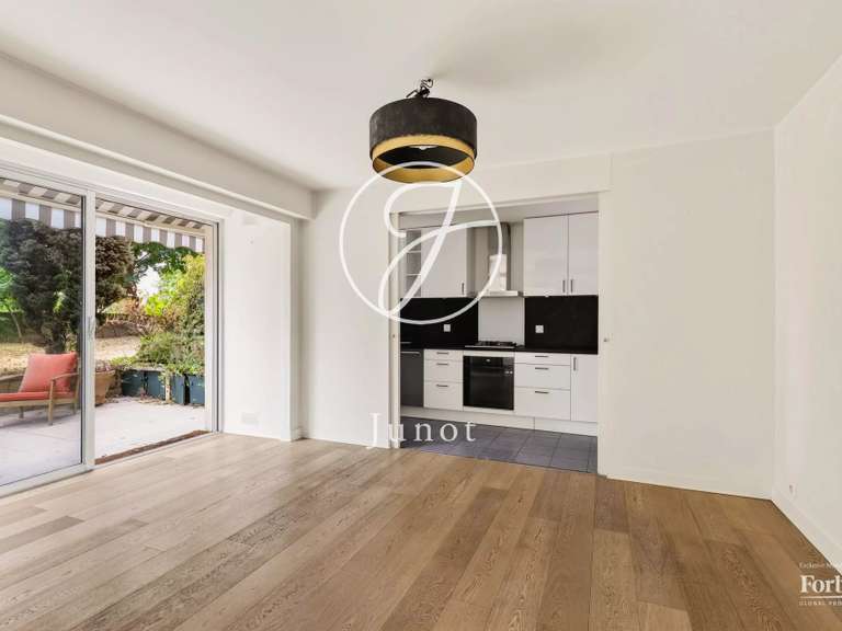 Appartement Saint-Cloud - 2 chambres - 106m²