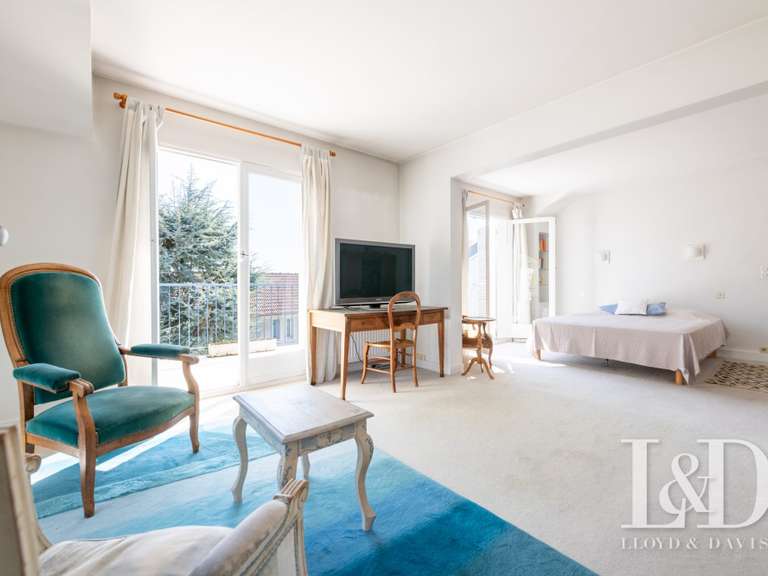 House Saint-Cloud - 6 bedrooms - 183m²