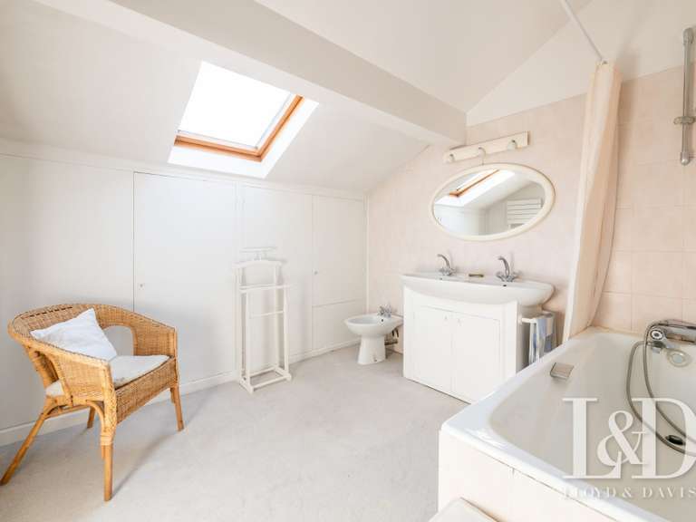 House Saint-Cloud - 6 bedrooms - 183m²