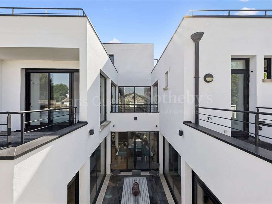House Saint-Cloud