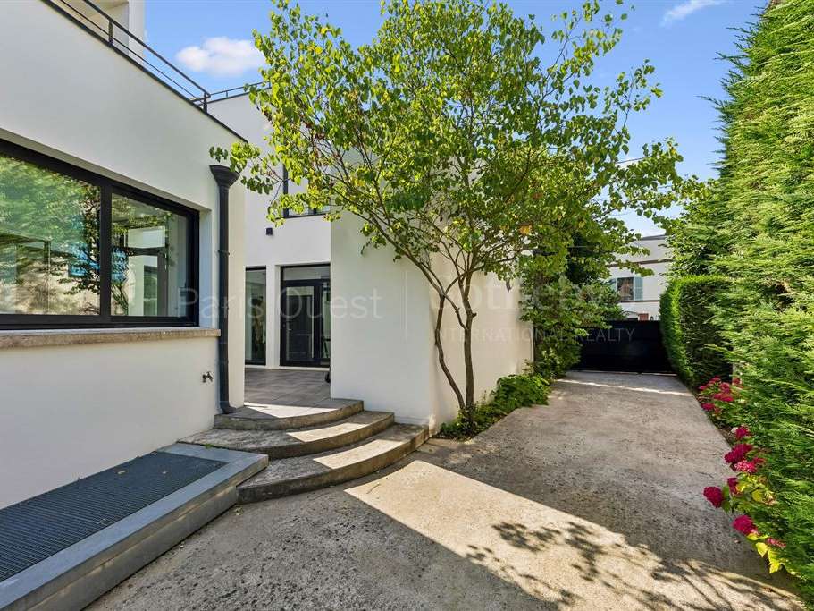 House Saint-Cloud