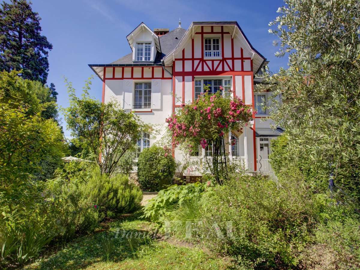 House Saint-Cloud