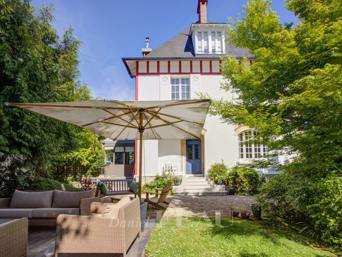 House Saint-Cloud